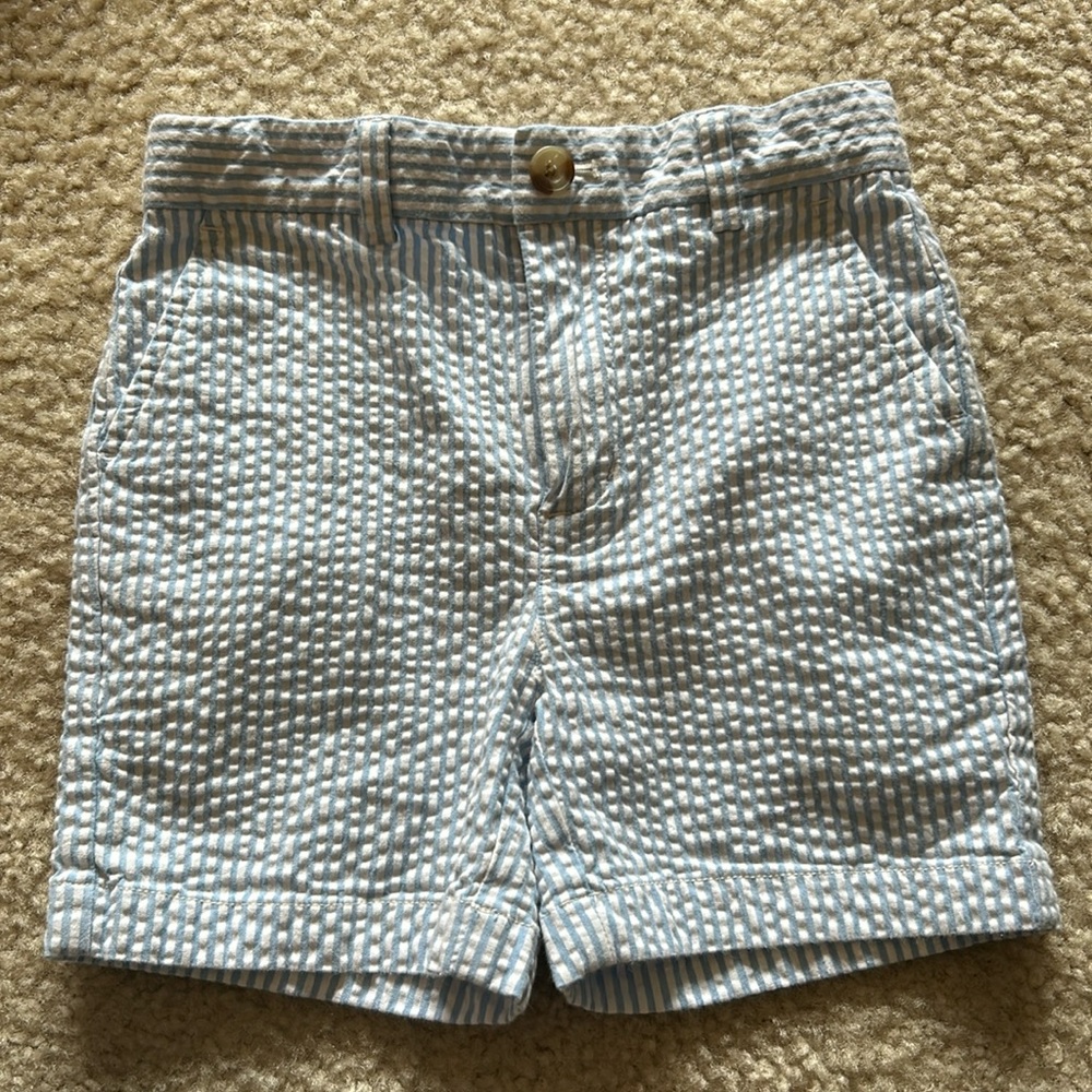 Vineyard Vines sport 4T flat front shorts seer sucker